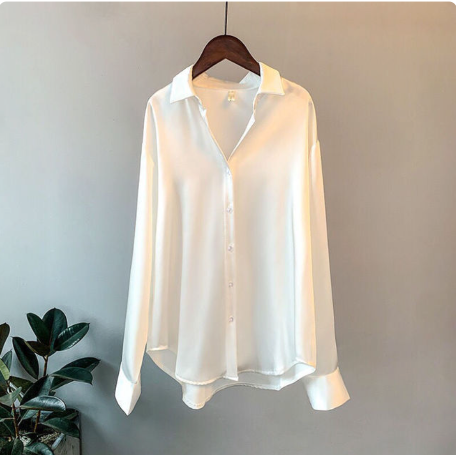 Elegante Satijnen Blouse met Kraag en Knopen