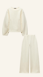 Chique Gebreide Set: Relaxte Trui en Wijde Broek