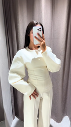 Chique Gebreide Set: Relaxte Trui en Wijde Broek